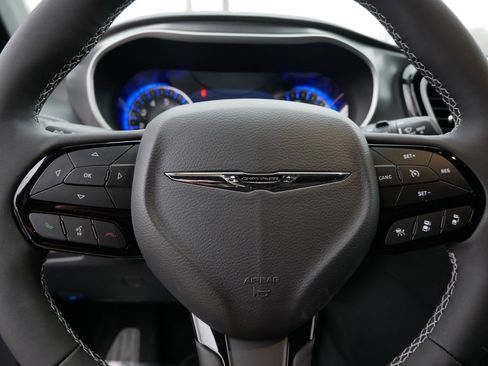 New 2026 Chrysler Pacifica Select w/ S Appearance Package image 16