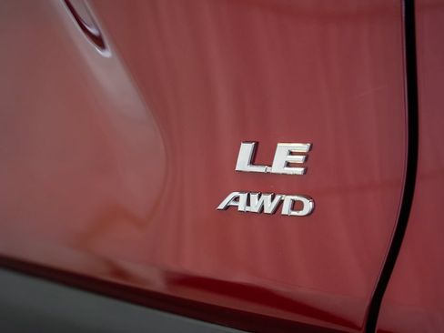 Certified 2025 Toyota RAV4 LE AWD/4WD image 7
