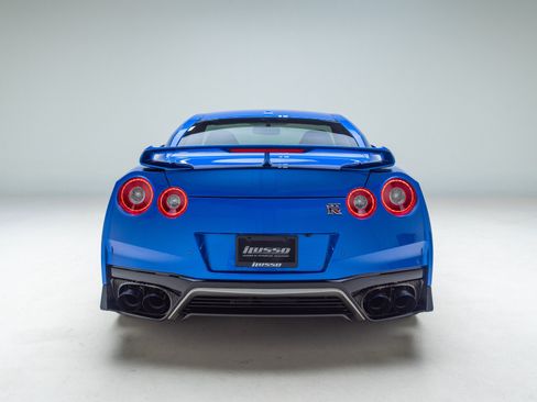 Used 2021 Nissan GT-R Premium AWD/4WD image 8
