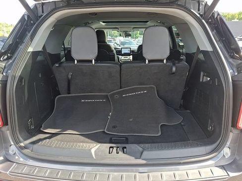 Used 2022 Ford Explorer XLT w/ Equipment Group 202A AWD/4WD image 28