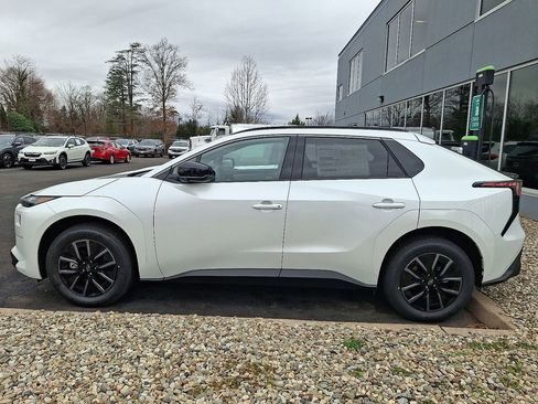 New 2026 Subaru Solterra Premium image 5