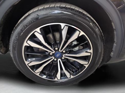 Used 2022 Ford Escape SE w/ SE Sport Appearance Package image 26