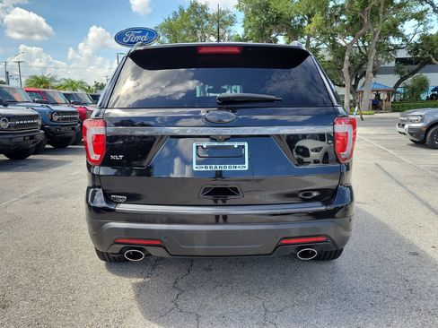 Used 2019 Ford Explorer XLT w/ Equipment Group 202A FWD image 8