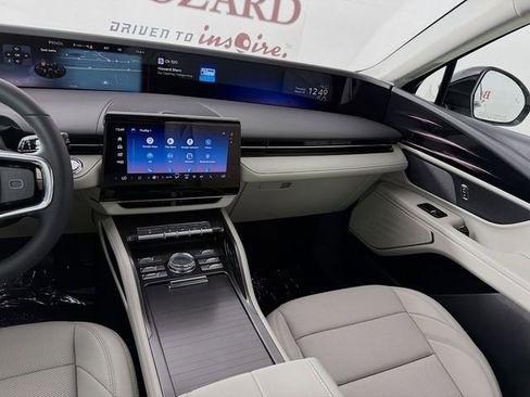 New 2026 Lincoln Nautilus Premier image 25