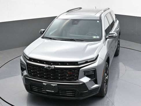 Used 2024 Chevrolet Traverse RS FWD image 52