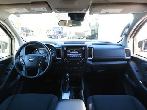 Used 2023 Nissan Frontier SV image 52