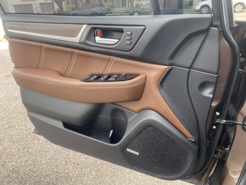 Used 2019 Subaru Outback 3.6R Touring AWD/4WD image 17