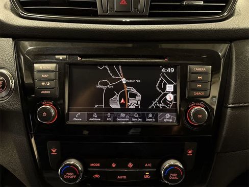 Used 2019 Nissan Rogue SV w/ Sun & Sound Touring Package image 20