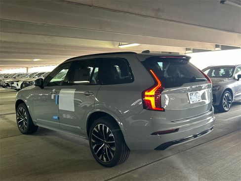 New 2026 Volvo XC90 B6 Ultra w/ Protection Package Premier image 4