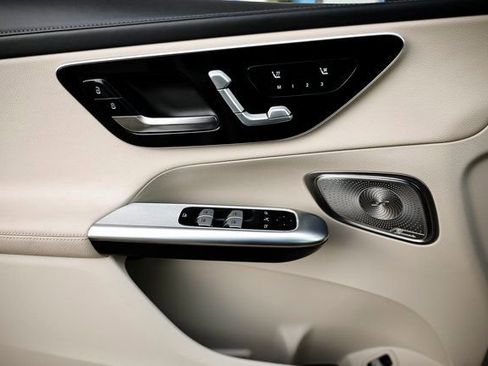 Used 2023 Mercedes-Benz GLC 300 GLC 300 image 14