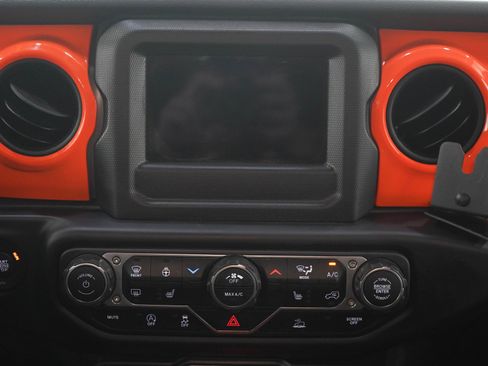 Used 2022 Jeep Wrangler Unlimited Sport AWD/4WD image 17