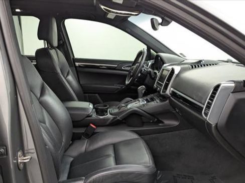 Used 2016 Porsche Cayenne AWD/4WD image 22