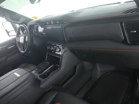 Used 2025 GMC Sierra 2500 AT4 w/ AT4 Premium Plus Package AWD/4WD image 33
