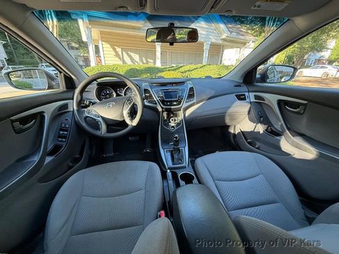 Used 2015 Hyundai Elantra SE w/ Option Group 02 FWD image 15