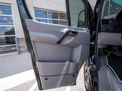 Used 2017 Mercedes-Benz Sprinter 2500 image 20