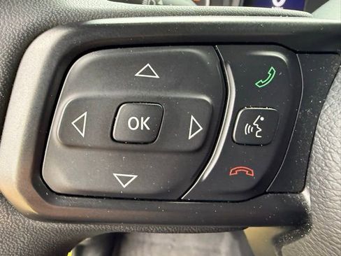 Used 2024 Jeep Wrangler Sport S image 14