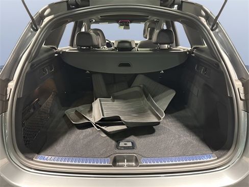 Used 2023 Mercedes-Benz GLC 300 4MATIC image 11