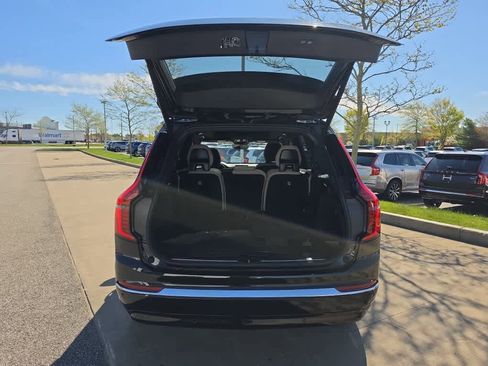 Used 2025 Volvo XC90 B5 Plus AWD/4WD image 6
