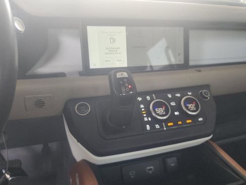Used 2020 Land Rover Defender 110 HSE AWD/4WD image 9