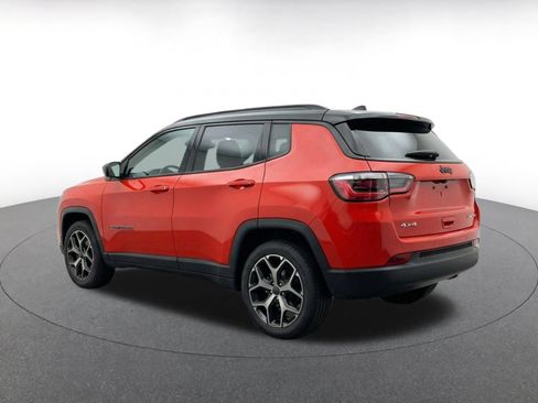 Used 2025 Jeep Compass Limited AWD/4WD image 5