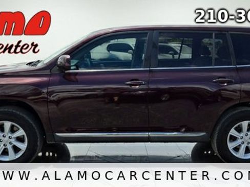 Used 2013 Toyota Highlander FWD image 2
