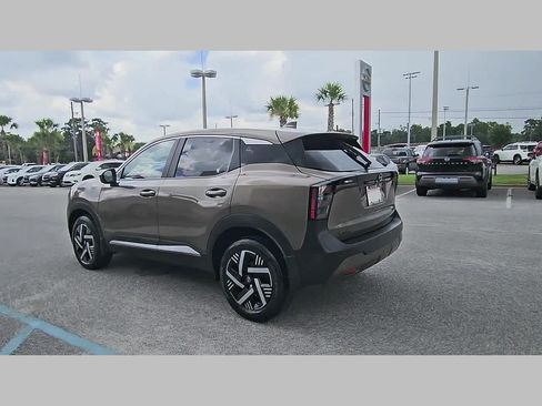 Used 2025 Nissan Kicks SV FWD image 30