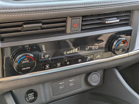 Used 2024 Nissan Rogue SV image 19