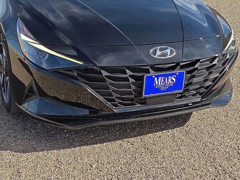 Used 2023 Hyundai Elantra SEL w/ Convenience Package image 10