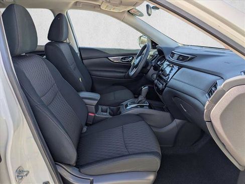 Used 2017 Nissan Rogue SV image 20