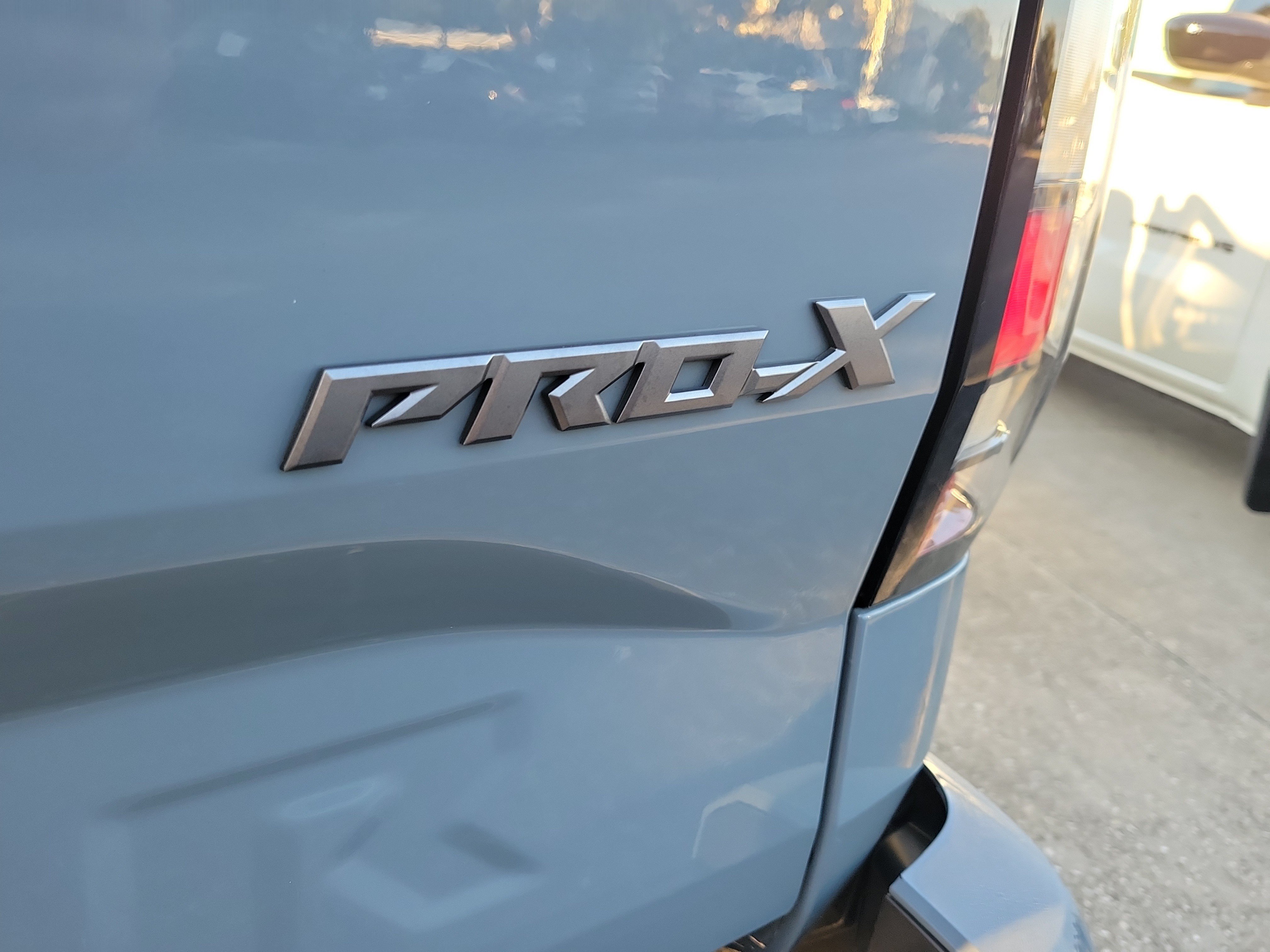 Used 2023 Nissan Frontier Pro-X w/ Pro Convenience Package RWD image 10