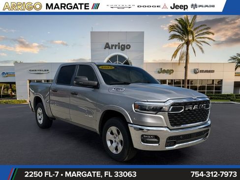 Used 2025 RAM 1500 Big Horn AWD/4WD image 1