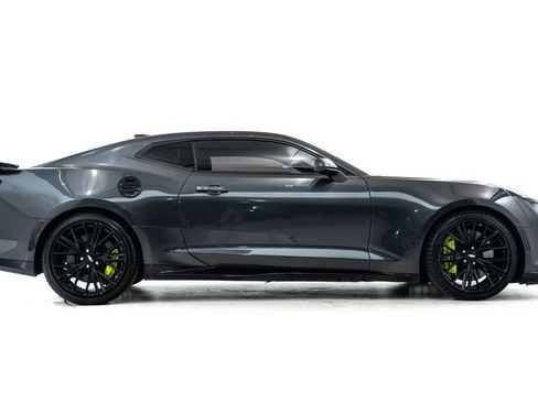 Used 2017 Chevrolet Camaro ZL1 image 5