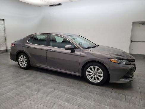 Used 2019 Toyota Camry LE FWD image 11