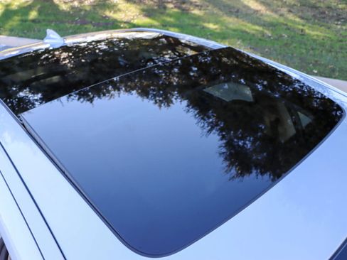 Used 2019 BMW 740i w/ Executive Package image 9