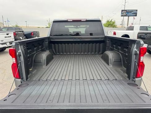 Used 2020 Chevrolet Silverado 1500 Custom w/ Custom Value Package AWD/4WD image 7