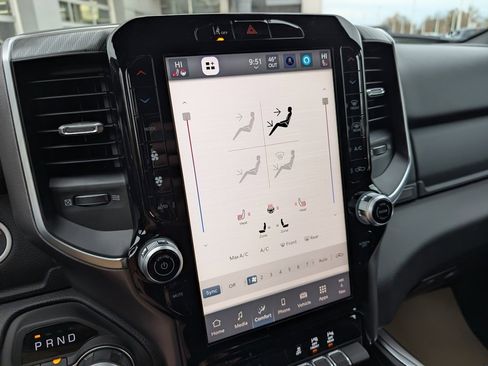 New 2026 RAM 1500 4x4 Crew Cab image 25