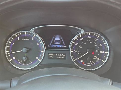 Used 2019 INFINITI QX60 Luxe w/ Sensory Package FWD image 11