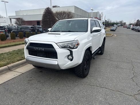 Used 2020 Toyota 4Runner TRD Off-Road Premium image 5