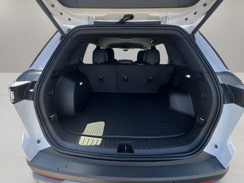 New 2026 Chevrolet Equinox LT w/ Convenience Package II image 24