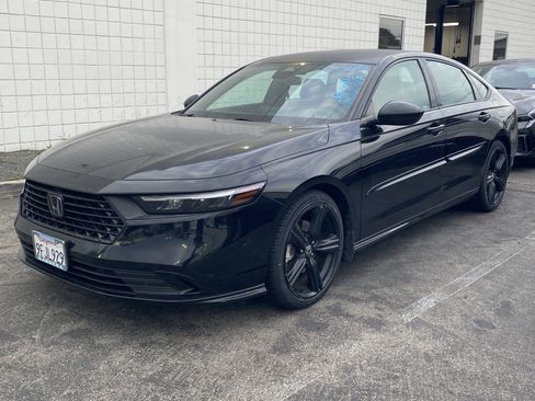 Used 2023 Honda Accord Sport image 2