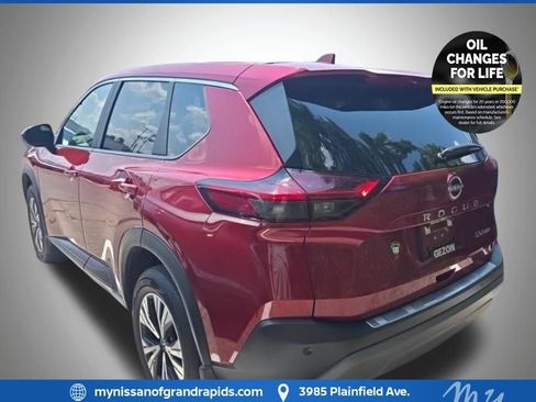 Used 2023 Nissan Rogue SV AWD/4WD image 6