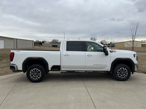 Used 2024 GMC Sierra 2500 SLE image 4