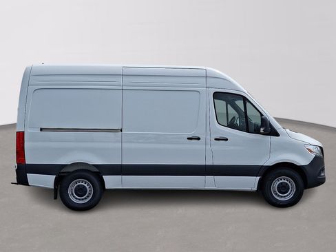 Used 2026 Mercedes-Benz Sprinter 2500 image 4