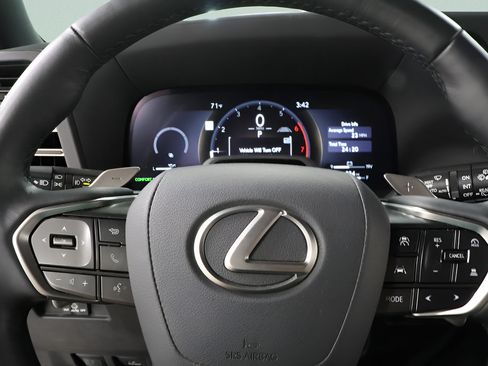 Used 2025 Lexus GX 550 w/ Accessory Package (2T) AWD/4WD image 12