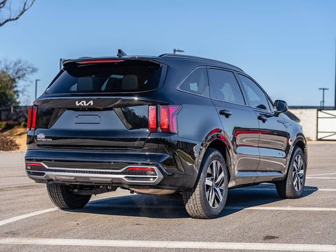 Used 2023 Kia Sorento S w/ Panoramic Sunroof Package image 7