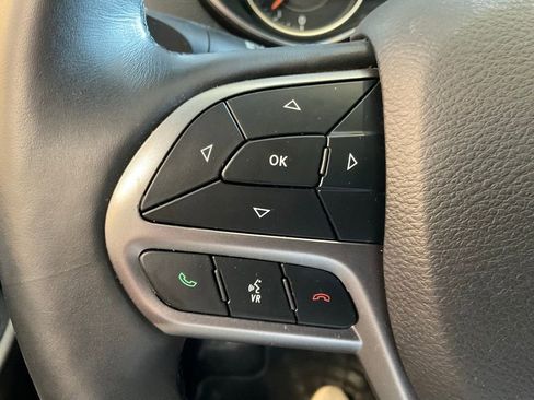 Used 2019 Jeep Cherokee Limited AWD/4WD image 13