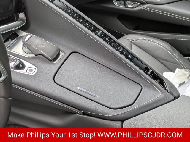 Used 2024 Chevrolet Corvette Stingray Convertible RWD image 15