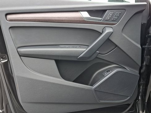 Used 2023 Audi Q5 2.0T Premium w/ Convenience Package image 12