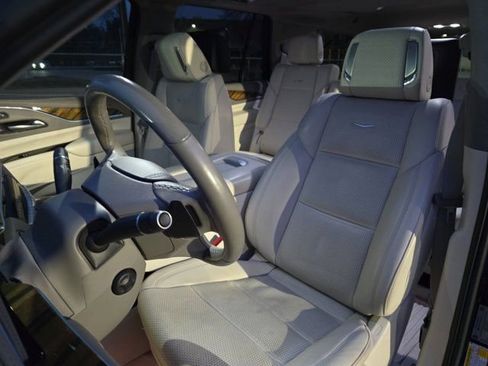 Certified 2021 Cadillac Escalade Sport Platinum image 17