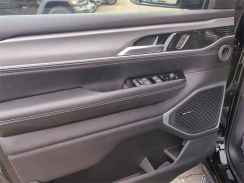 New 2026 Jeep Grand Wagoneer 4WD image 16